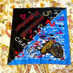 Musically beautiful regular sized bandana 🔥 🎵